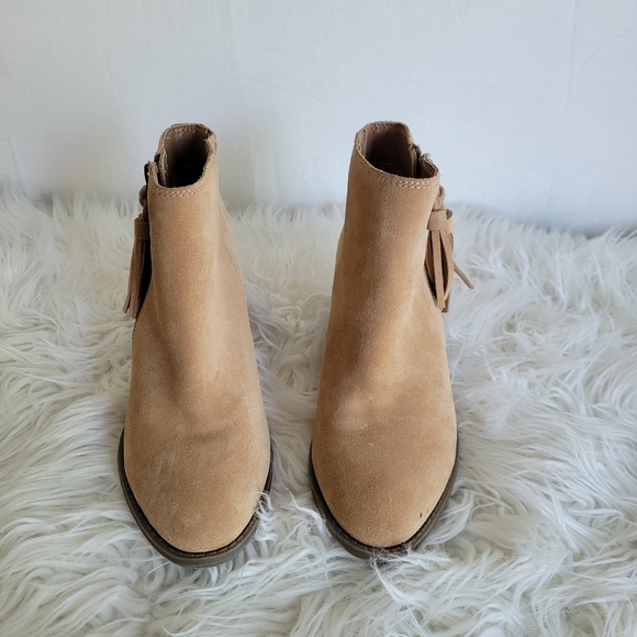 Vionic Upright Madeline Boot/Wheat size 5 - Picture 13 of 13